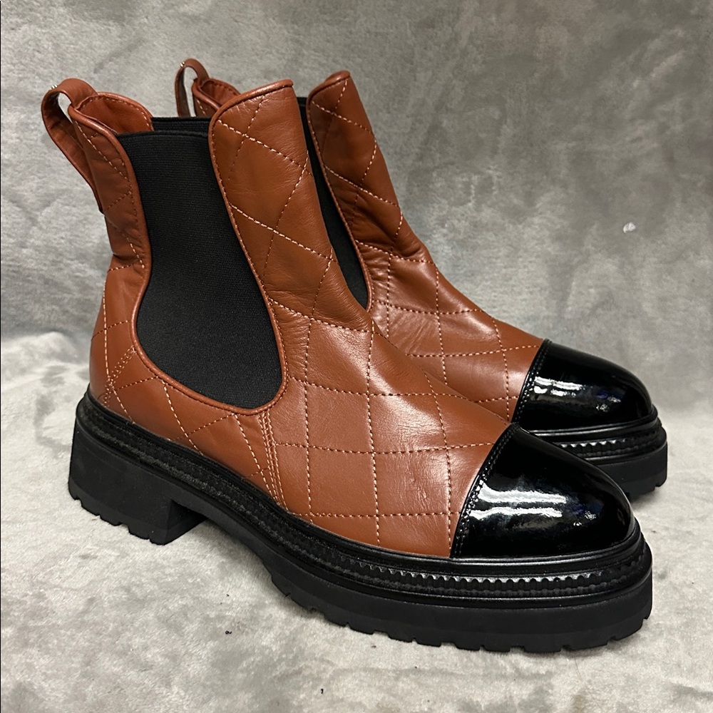 Chanel Women's Cap Toe Chelsea Ankle Boots Size 40 - Picture 3 of 12